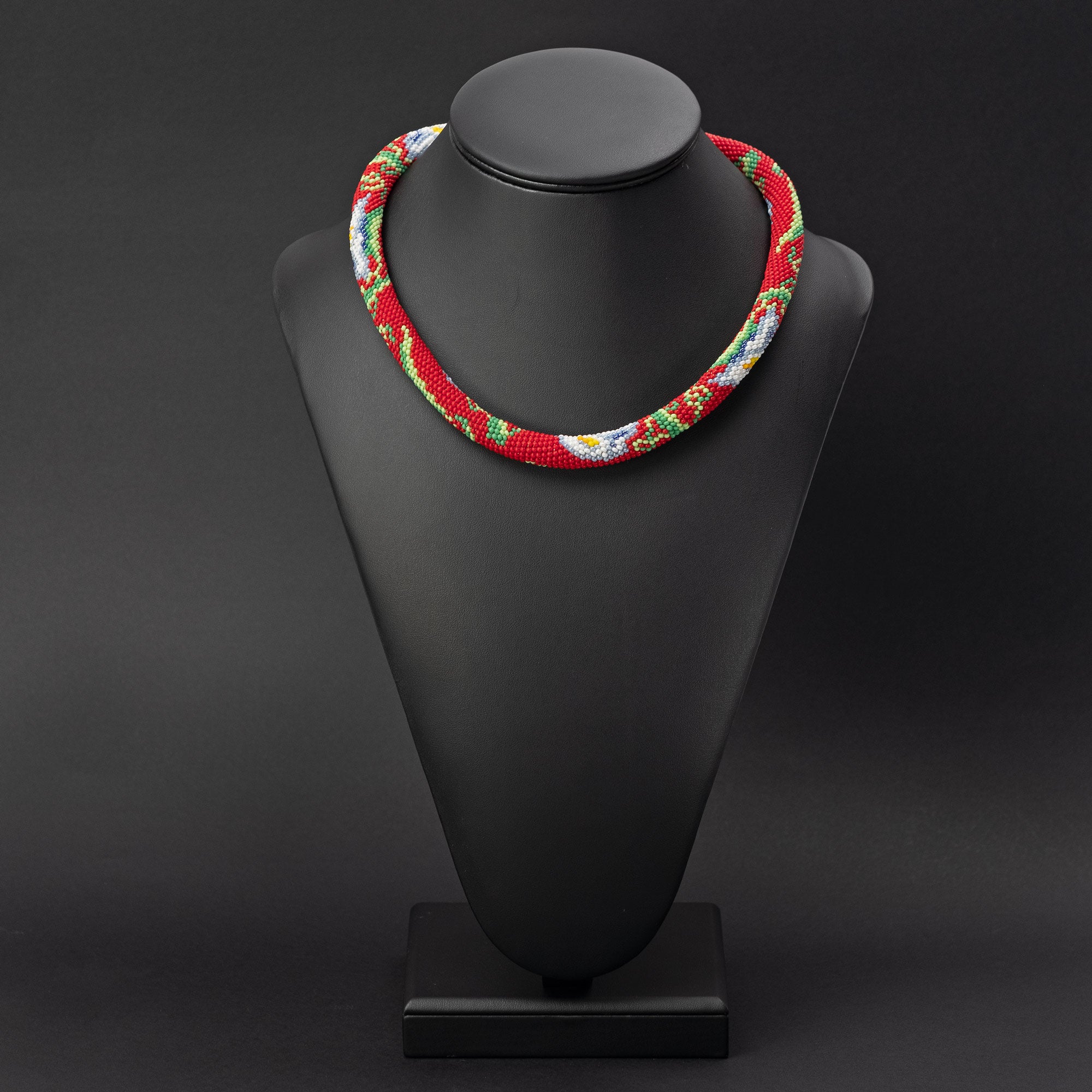 Beaded crochet necklace "Calla Lilies On Red"