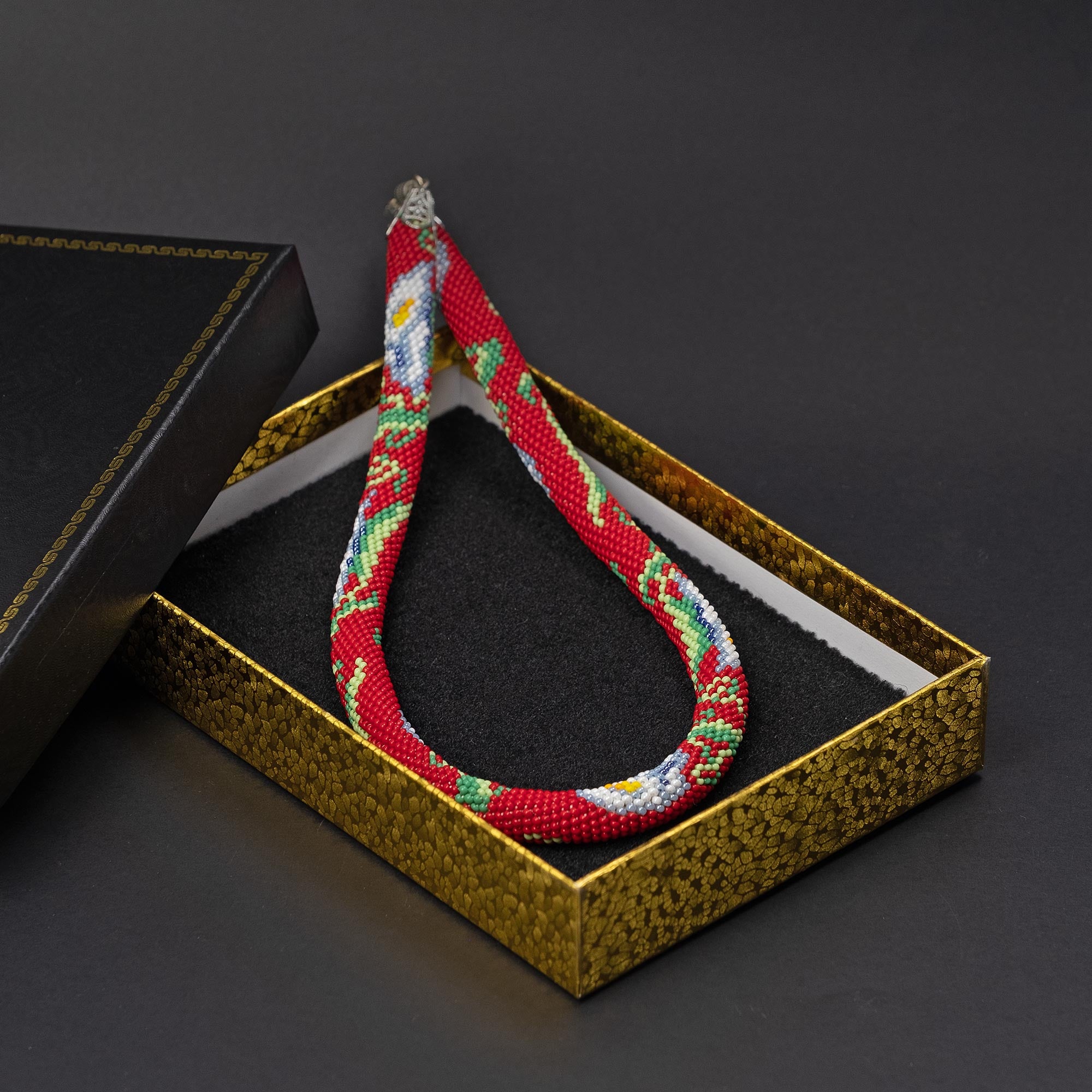 Beaded crochet necklace "Calla Lilies On Red"