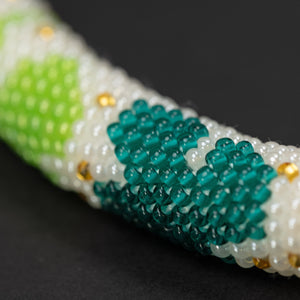 Beaded crochet necklace "Clover"