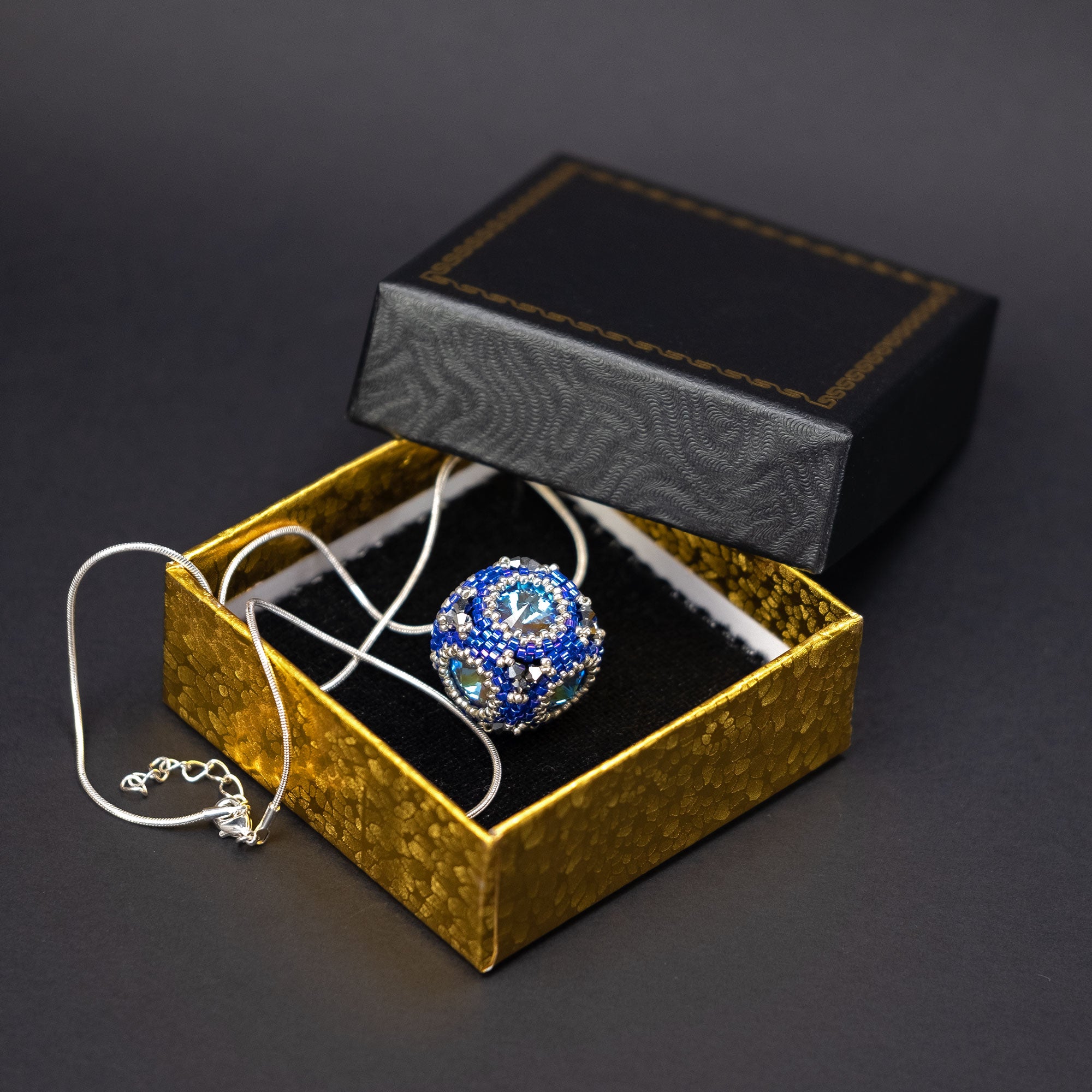 Pendant "Crystal Cube"