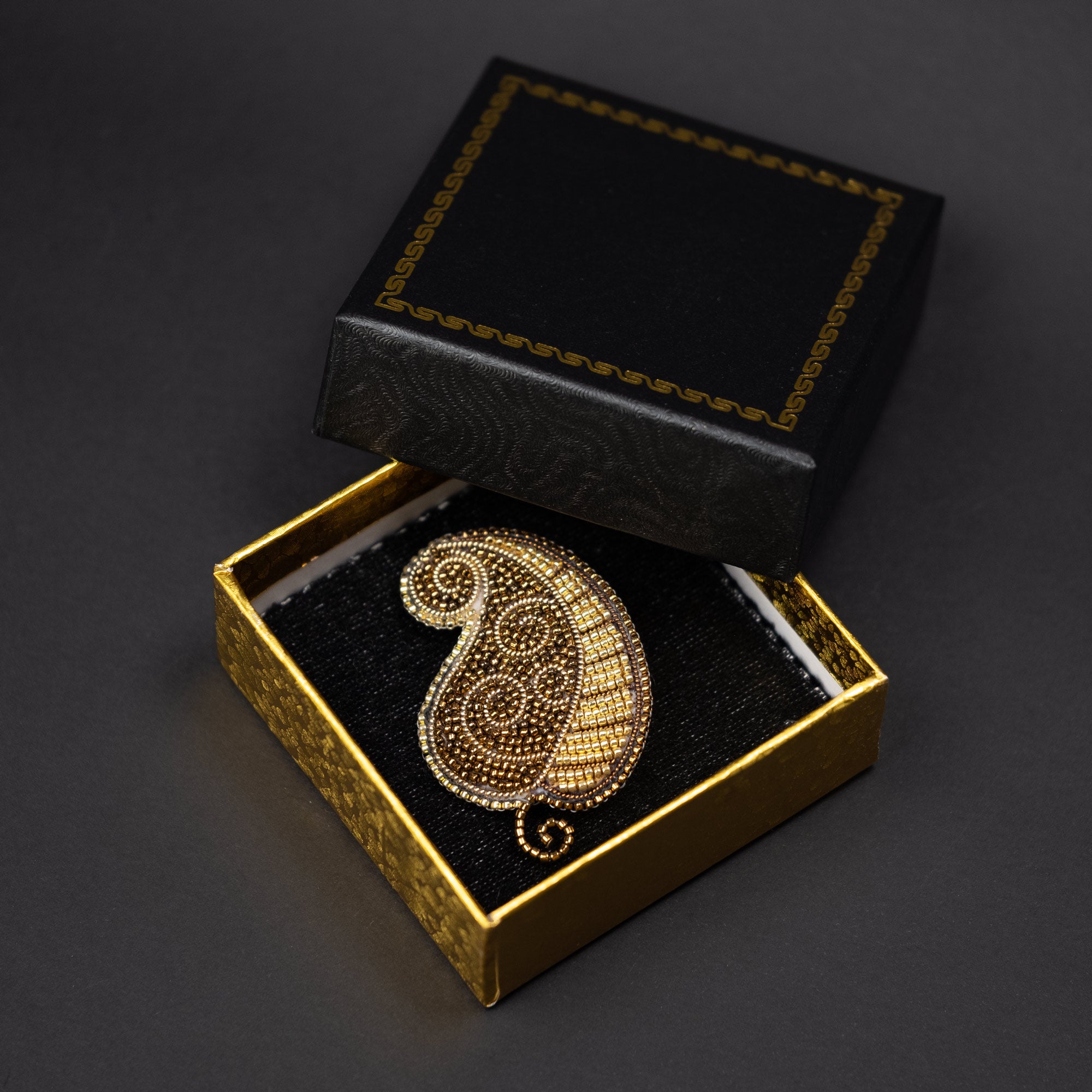 Brooch "Curly Leaf"