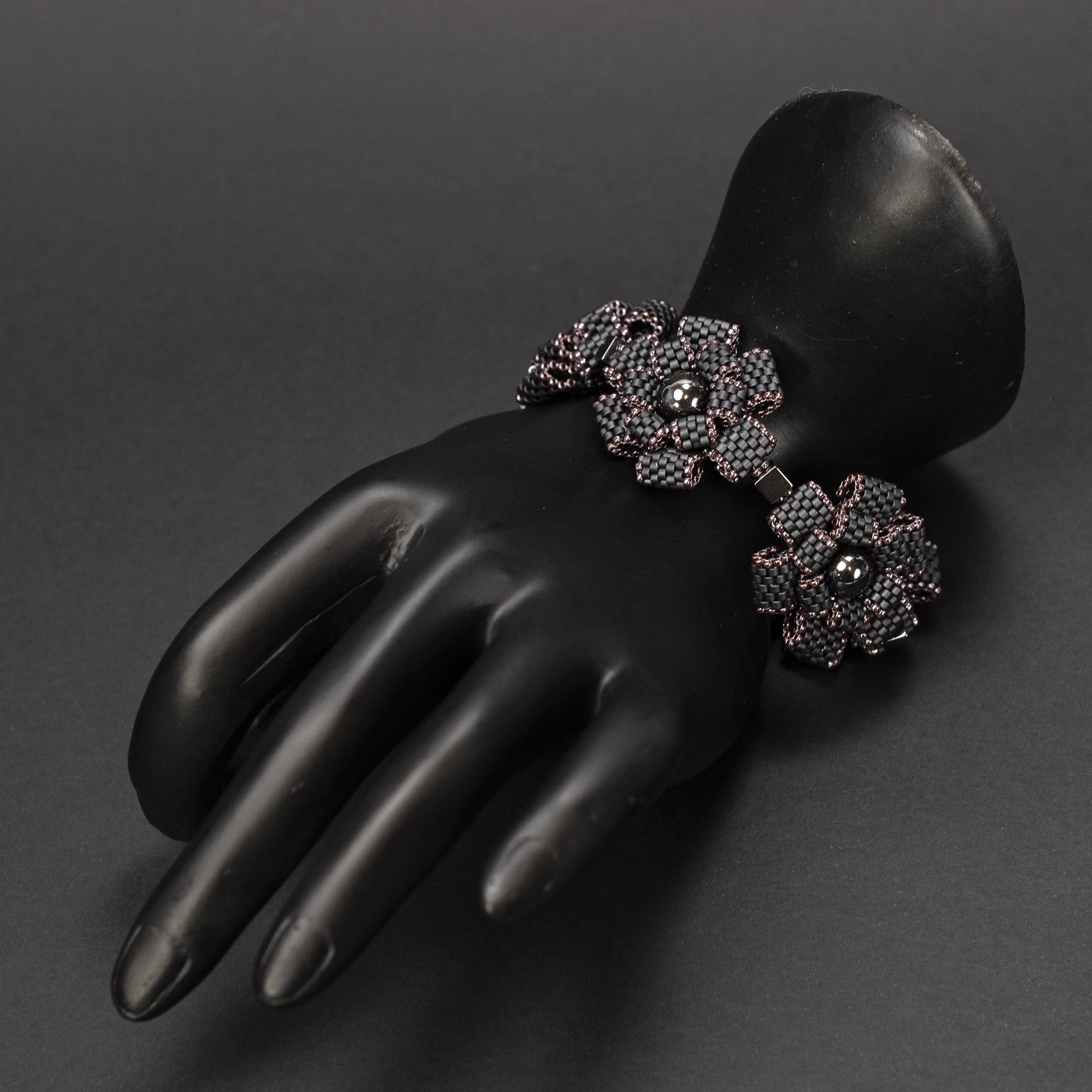 Bracelet "Flowers in the Night"