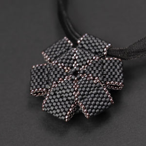 Pendant "Flower in the Night"