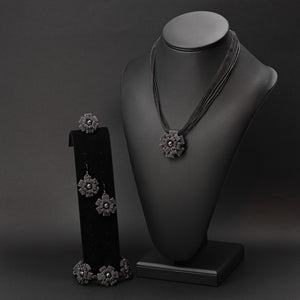 Bracelet "Flowers in the Night"