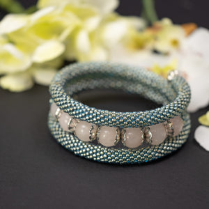 Beaded crochet bracelet "Mint Breeze"