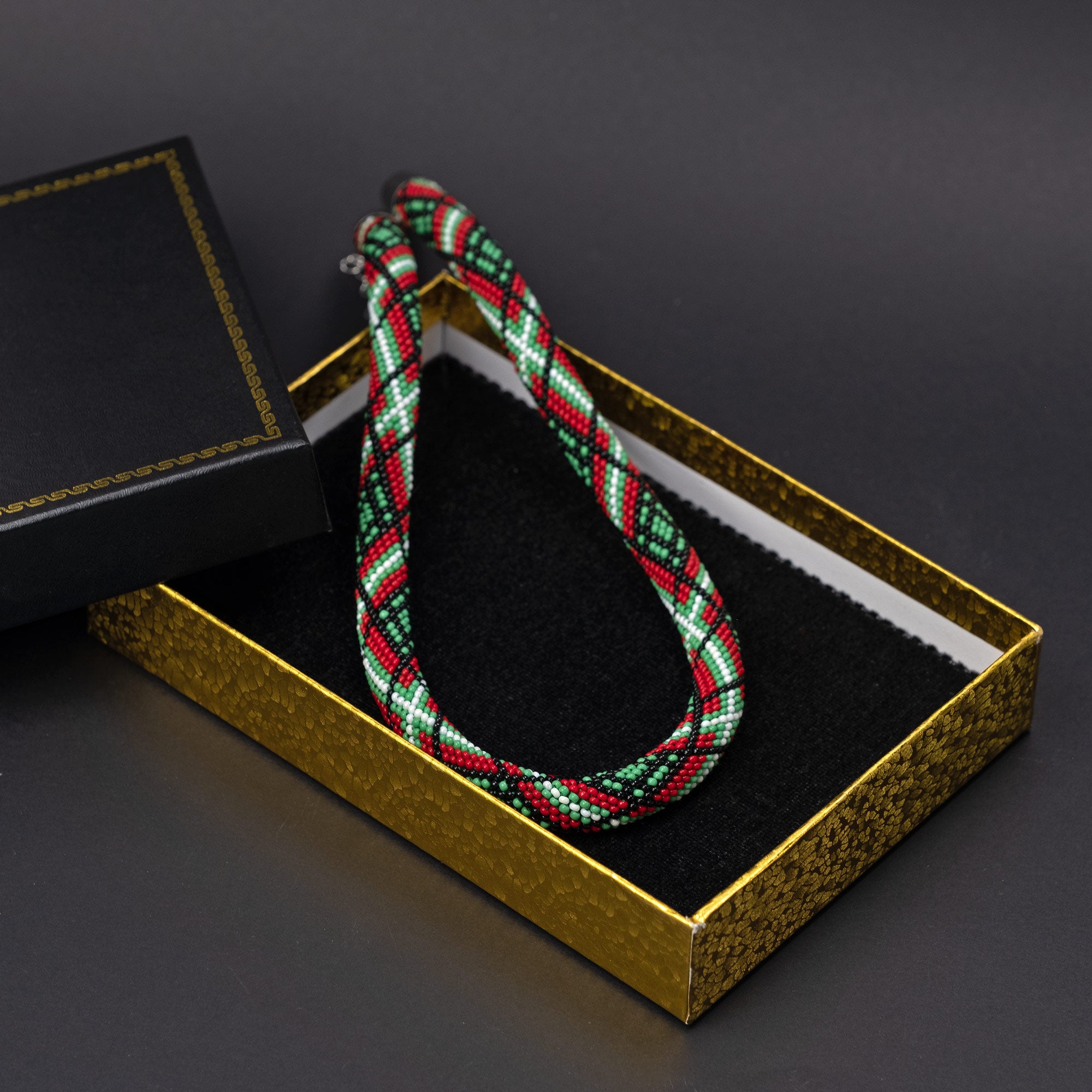 Beaded crochet necklace "Tartan"