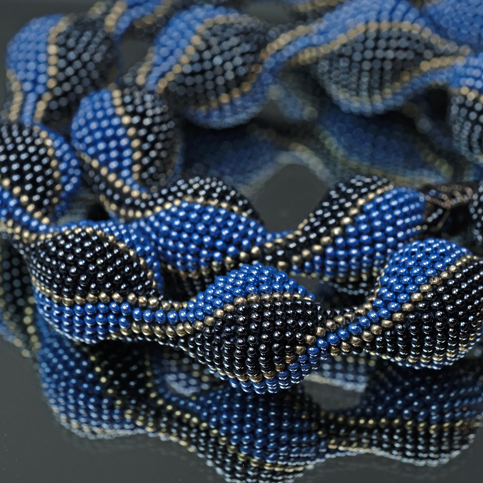 Beaded crochet necklace "Serpentine"