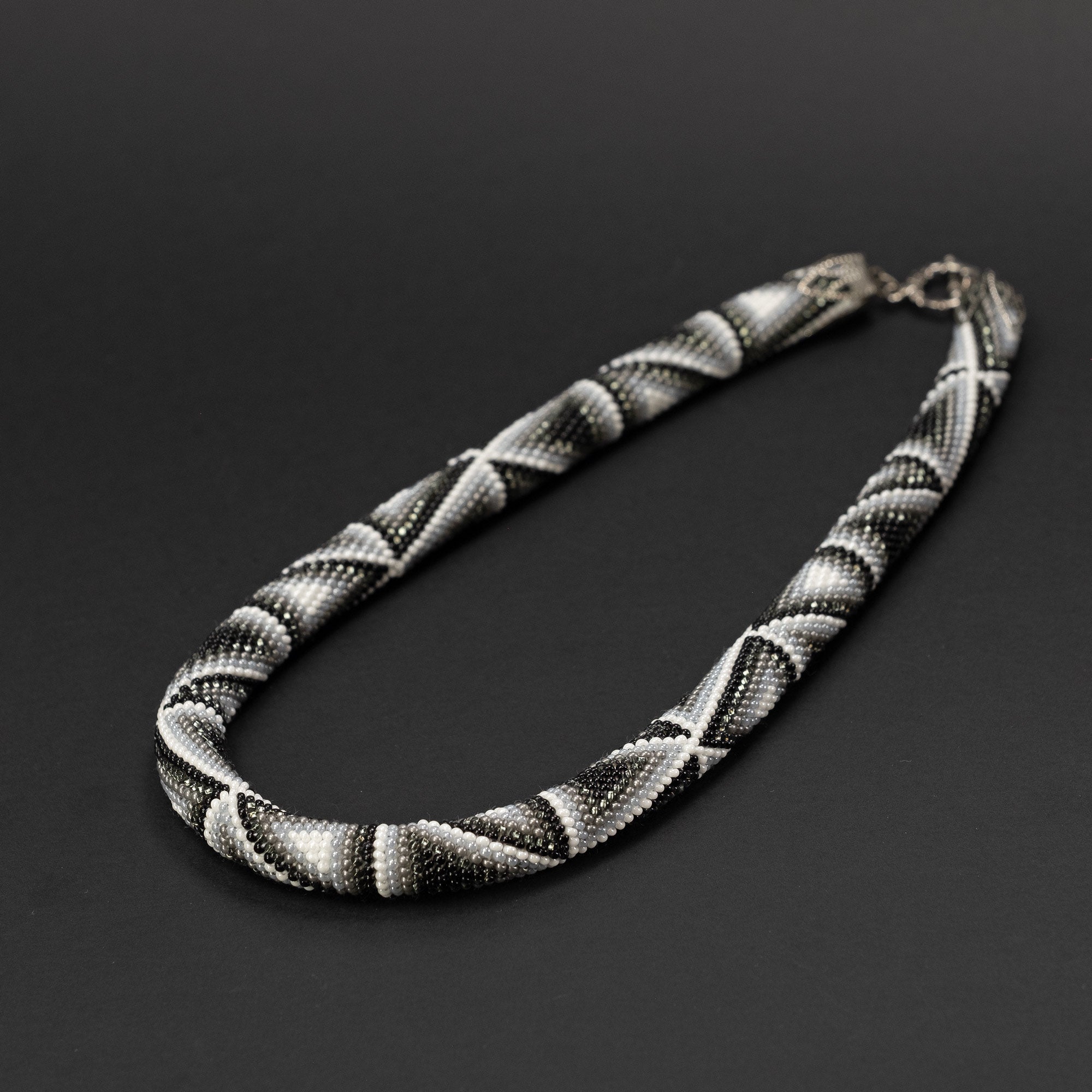 Beaded crochet necklace "Triangles"