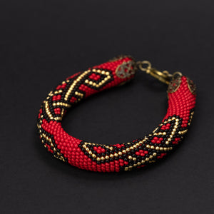 Beaded crochet bracelet "Celtic Knot in Red"