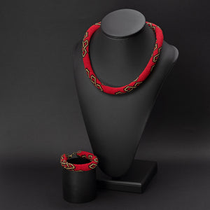Beaded crochet necklace "Celtic Knot in Red"