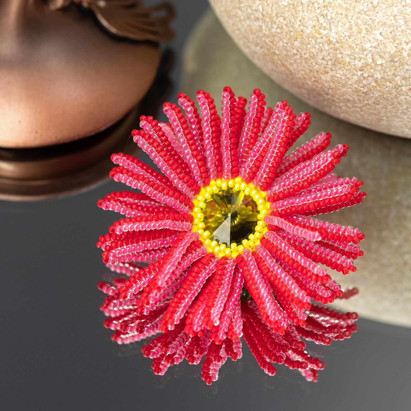 Brooch "English Daisy"