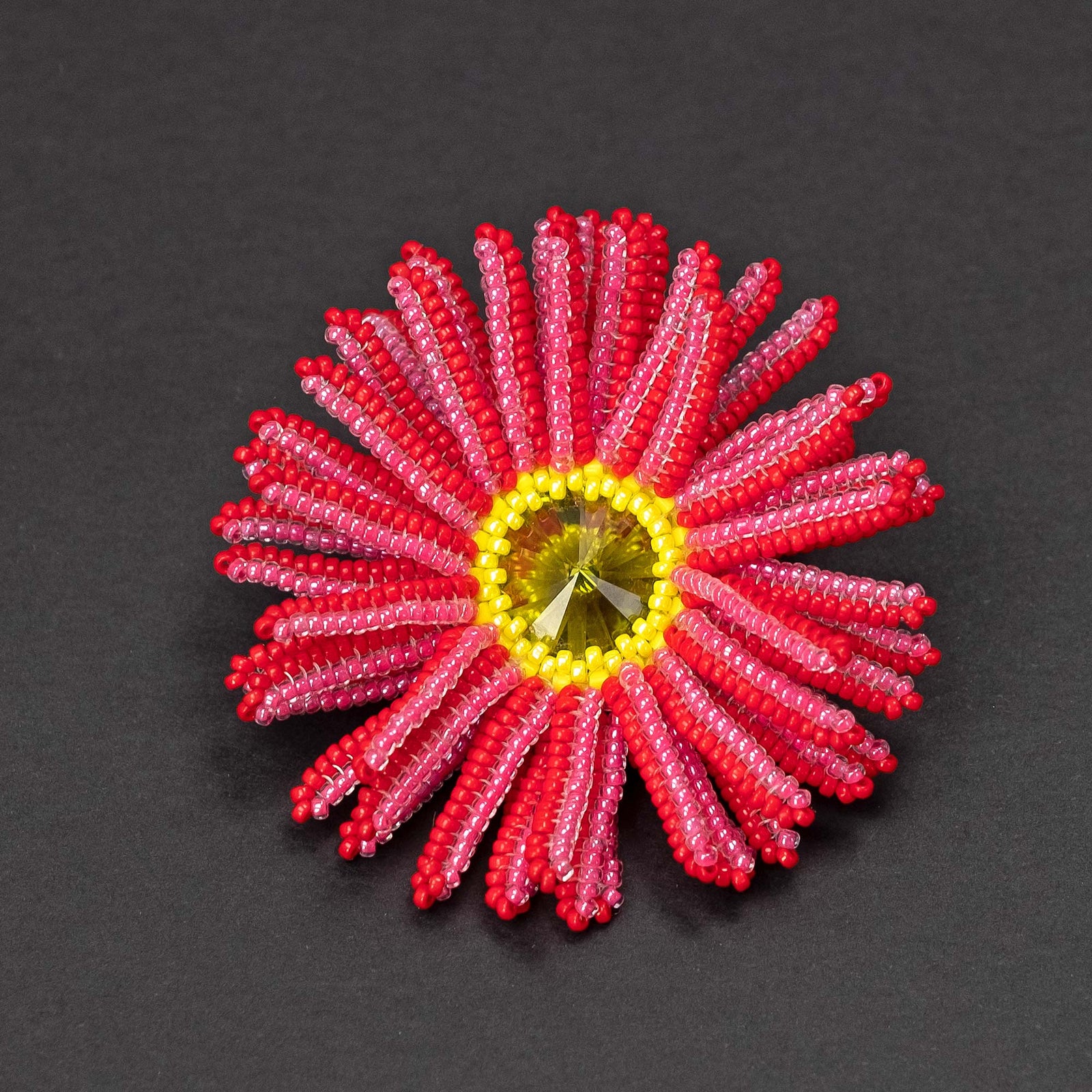 Brooch "English Daisy"
