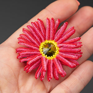 Brooch "English Daisy"