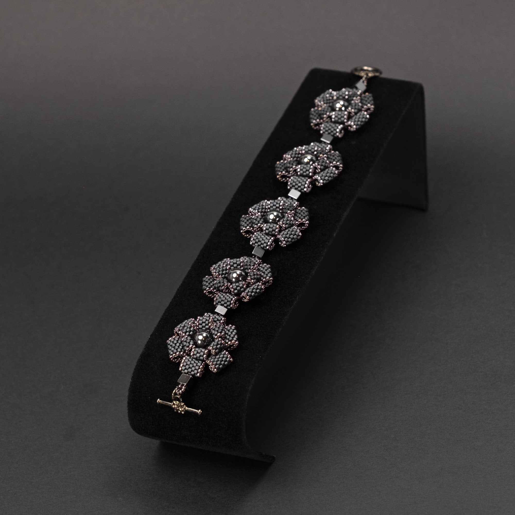 Bracelet "Flowers in the Night"