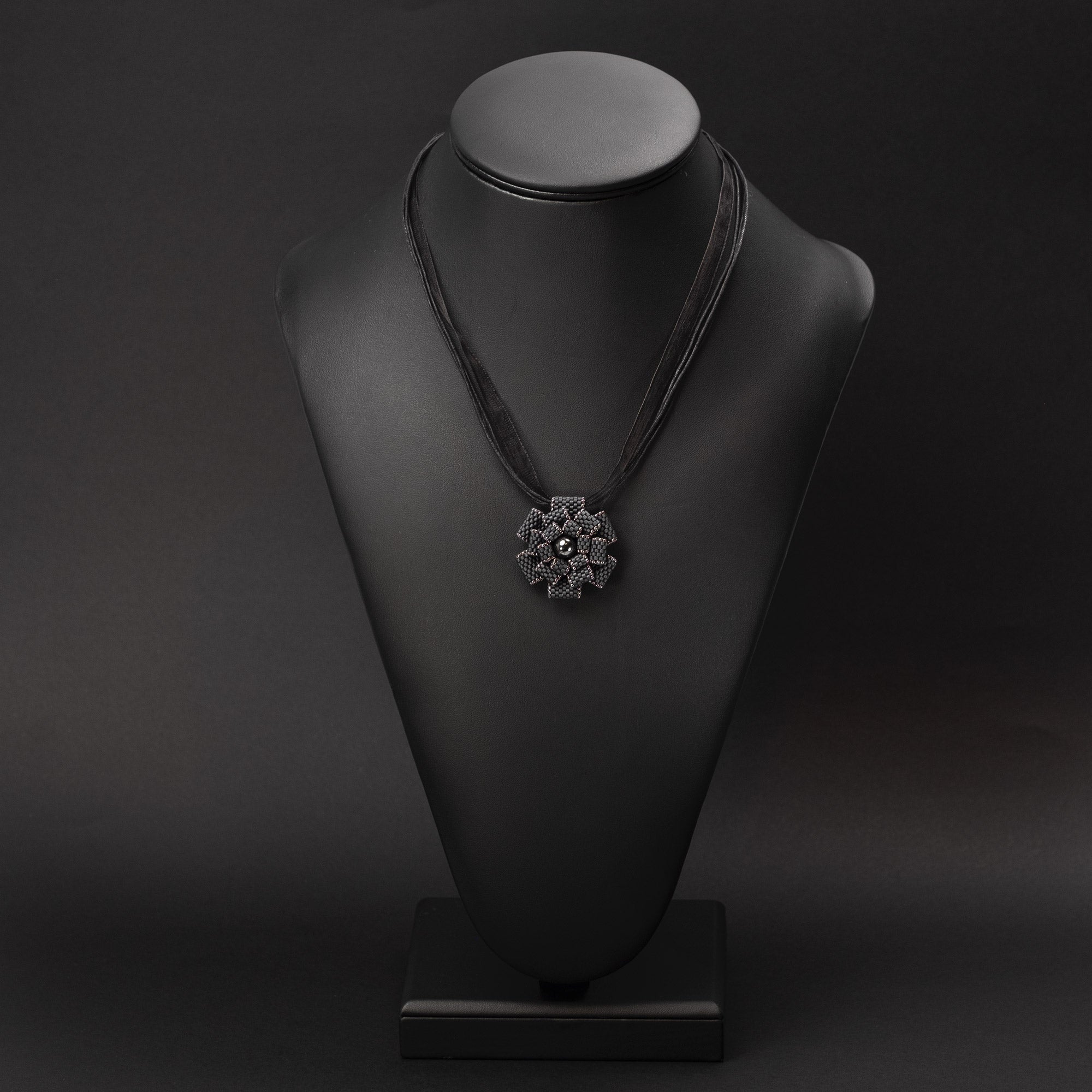 Pendant "Flower in the Night"