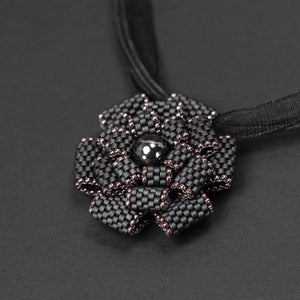 Pendant "Flower in the Night"