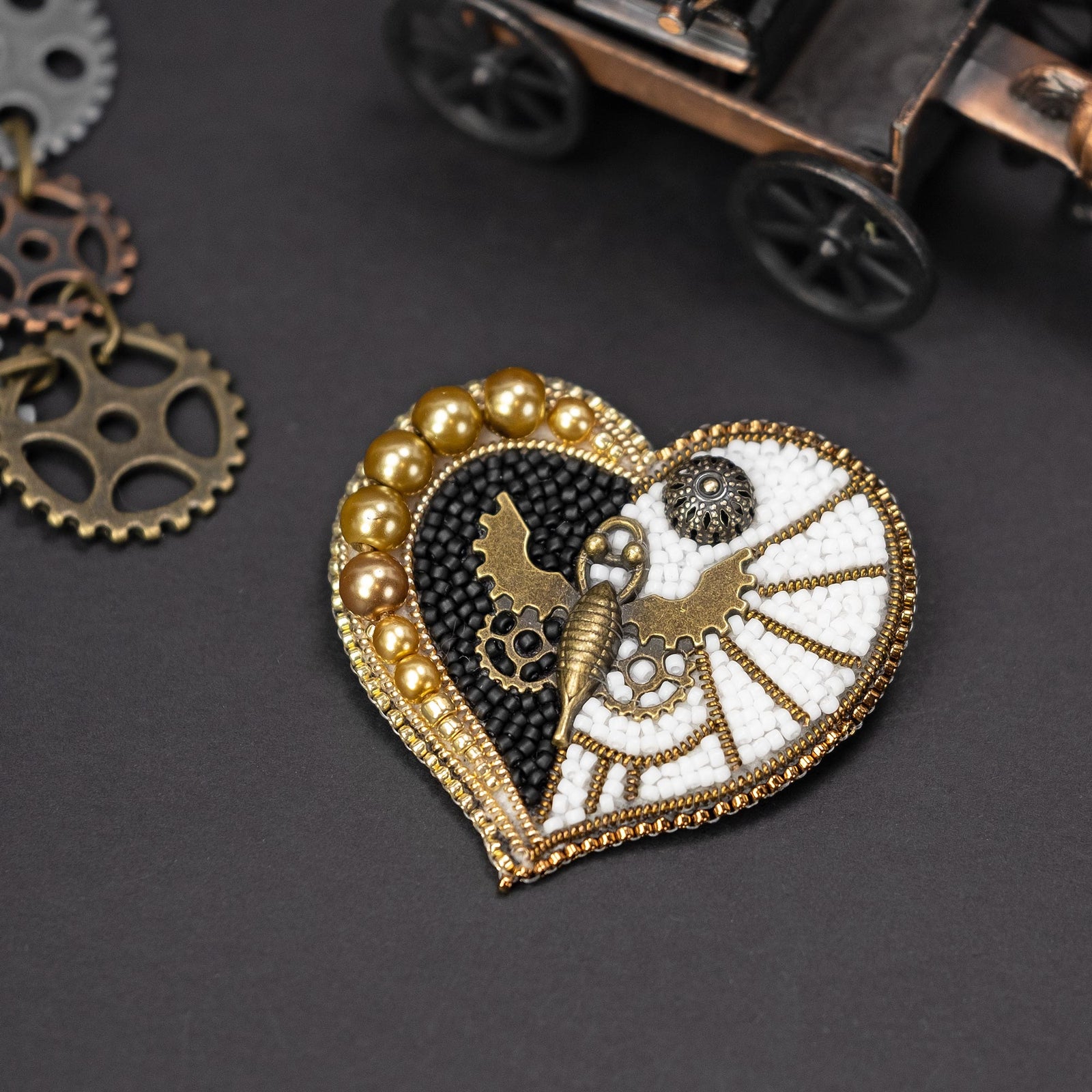 Brooch "Mechanical Heart"