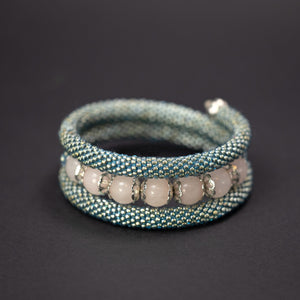 Beaded crochet bracelet "Mint Breeze"